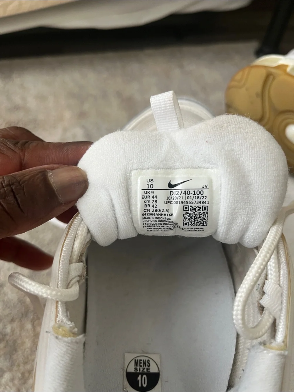 Nike Men's Athletic Shoes in Off-White and Light Tan